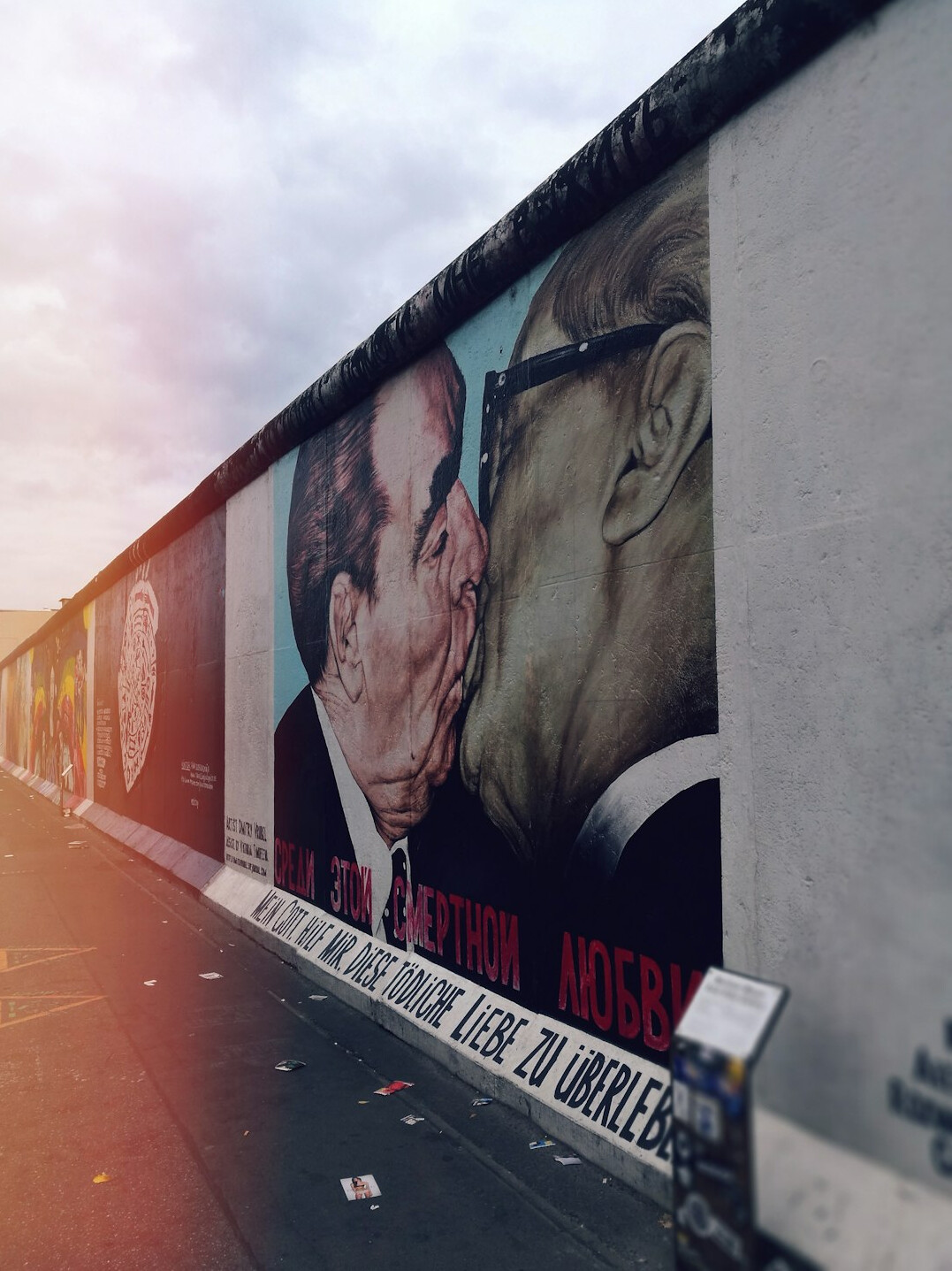 berlin wall historical